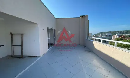 Cobertura a venda na praia das toninhas com vista parcial para o mar