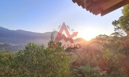 CHALÉ RÚSTICO A VENDA NO ALTO DE ITAMAMBUCA COM VISTA MARAVILHOSA