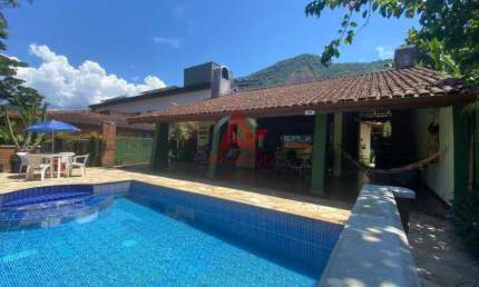 Pedra Verde - CASA A VENDA EM CONDOMINIO FECHADO NA PRAIA DO LAZARO COM 5 DORMITORIOS