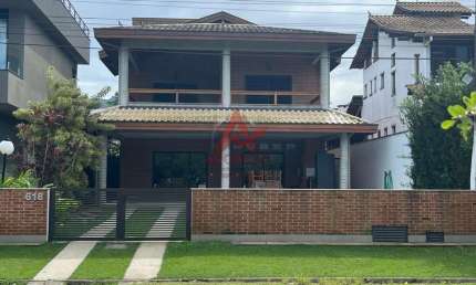 CASA A VENDA EM CONDOMINIO FECHADO NA PRAIA DA LAGOINHA COM 04 SUITES DE FRENTE PARA O MAR