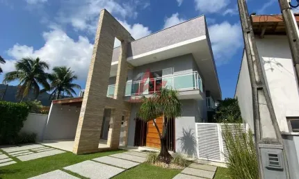 CASA A VENDA EM CONDOMINIO FECHADO NA PRAIA DA LAGOINHA COM 05 DORMITORIOS PROXIMO AO MAR