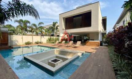 Casa Alto Padrão com 6 suítes a venda em Riviera de São Lourenço