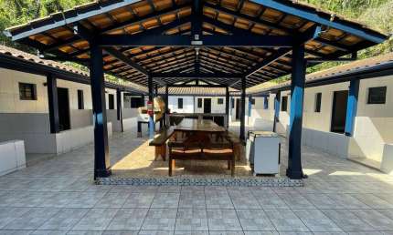 Pousada com 14 suítes e restaurante a poucos passos da Praia do Pereque-Açú em Ubatuba/SP.