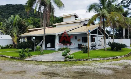 Country Club - A venda casa de alto padrão em condomínio com 5 dormitórios Ubatuba-SP