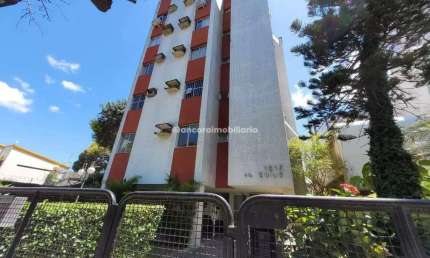 Excelente apartamento no Edifício Salus, localizado no prestigiado bairro de Casa Forte.