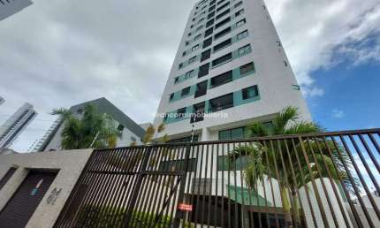 Apartamento na Torre com 2 quartos, uma suíte e duas vagas de garagem.
