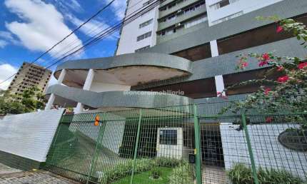 Conheça este confortavel apartamento a venda em Boa Viagem
