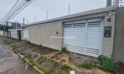 Casa com 3 quartos, 3 suítes, e 3 vagas de garagem a venda na Imbiribeira
