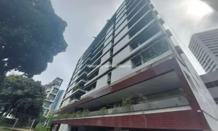 Apresentamos esta imponente cobertura duplex a venda!