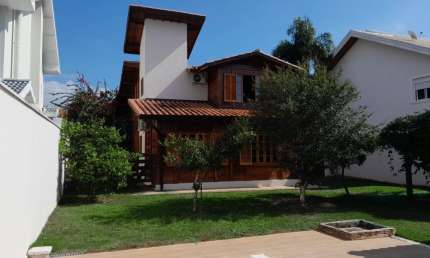 Casa Aconchegante para Locação Condomínio de Alto Padrão