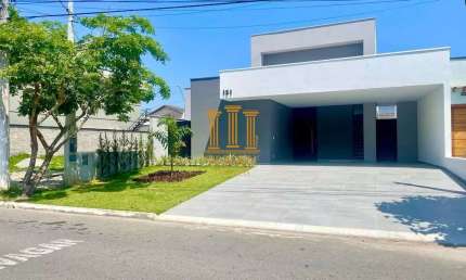 Casa 3 suítes com área gourmet e piscina no Conde II Chambord em Tremembé - CA743