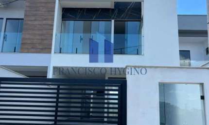 Casa para Venda em Volta Redonda, Jardim Belvedere, 3 dormitórios, 3 suítes, 5 banheiros, 2 vagas
