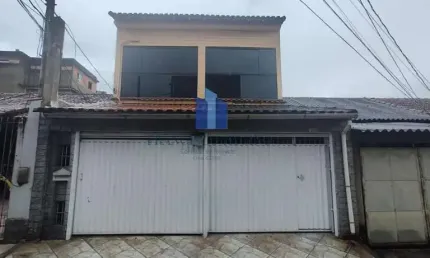 Casa para Venda em Volta Redonda, Aterrado, 4 dormitórios, 2 suítes, 4 banheiros, 2 vagas