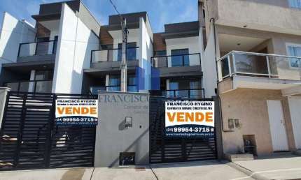 Casa para Venda em Volta Redonda, Conforto, 2 dormitórios, 2 suítes, 3 banheiros, 3 vagas