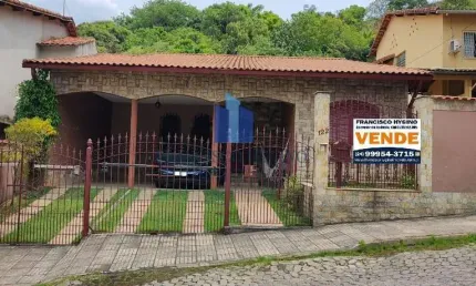 Casa para Venda em Volta Redonda, Voldac, 5 dormitórios, 2 suítes, 3 banheiros, 4 vagas