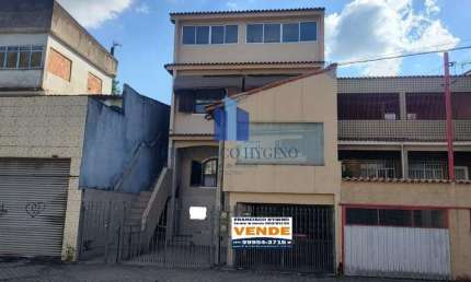 Casa para Venda em Volta Redonda, Aterrado, 5 dormitórios, 1 suíte, 5 banheiros, 2 vagas