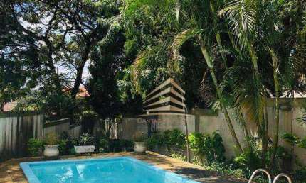 Casa com 4 dormitórios sendo 2 suítes, 5 vags e piscina  à venda, 360 m² por R$ 1.250.000 - Vila Rosália - Guarulhos/SP