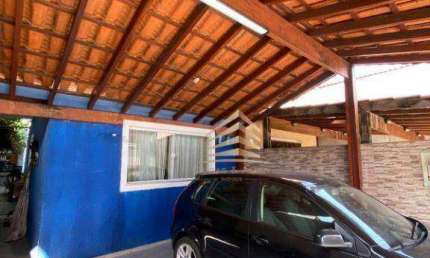Sobrado com 3 dormitórios, 1 suíte, sala ampla, coz planejada, área gourmet com churrasqueira, forno e fogão a lenha, corredor e vaga para 2 veículos