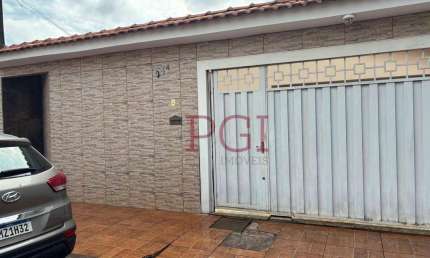 Vendo Casa Jardim Helena 3Quartos ,Garagem para 5 carros otima localização na zona leste próximo a escolas, supermercados, farmácias e rodovias.