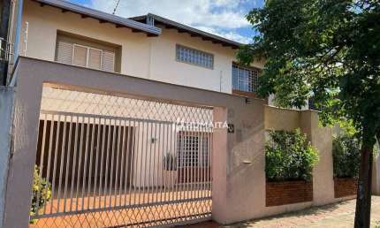 Sobrado com 3 dormitórios, sendo 2 suítes - venda por R$ 758.000 ou aluguel por R$ 4.000/mês - San Fernando - Londrina/PR
