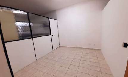 Espaço profissional perfeito para locação na Encruzilhada, Santos-SP: 1 sala, 1 banheiro, 10,00m² de área.