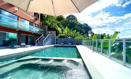 Mansão Santa Teresinha: Casa de condomínio à venda em Santos-SP, Marapé, 6 quartos, 4 suítes, 3 salas, 8 banheiros, 4 vagas, 704 m².
