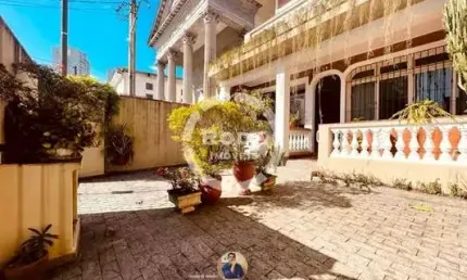 Imperdível casa à venda em Santos-SP, no bairro Campo Grande: 3 quartos, 1 suíte, 3 salas, 2 banheiros, 3 vagas e 156m².