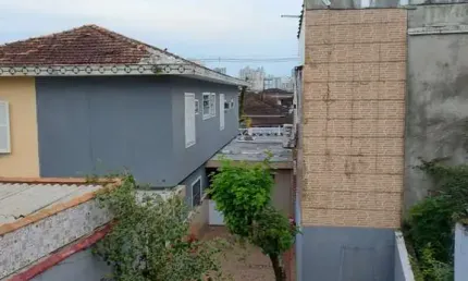 Casa à venda em São Vicente-SP - Jardim Independência: 3 quartos, 2 salas, 2 banheiros, 3 vagas, 238 m². Confira!