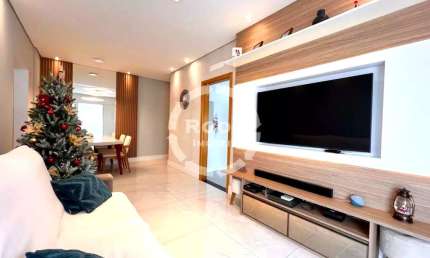 Apartamento de 2 suítes no Residencial São Patrício em Santos-SP, com 2 vagas demarcadas - Imperdível!
