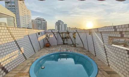 Cobertura à venda em Santos-SP, bairro Gonzaga: 2 quartos, 2 suítes, 3 salas, 3 banheiros, 2 vagas, 160m²!