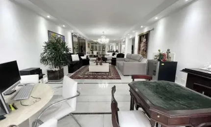 Apartamento de luxo à venda em Santos-SP, 3 quartos, 1 suíte, 3 salas, 4 banheiros, 2 vagas de garagem, 210m² - Residencial RONOEL.