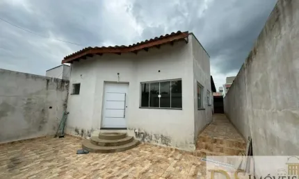 Casa com 3 quartos à venda na Rua Quintino Bocaiúva, 52, Residencial Vila Martins, Salto por R$ 450.000
