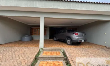 CASA DE 400M² NO BAIRRO PRESIDENTE MÉDICI EM ITU/SP, COM 4 DORMITÓRIOS, SENDO 2 SUÍTES COM CLOSET, COZINHA COM DISPENSA E ÁREA GOURMET