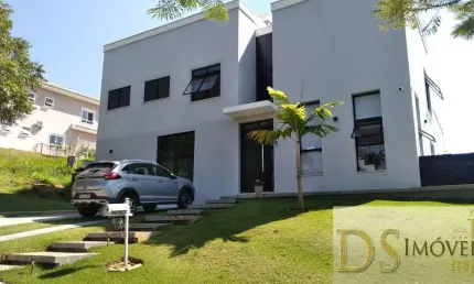 Casa à venda em Itu/SP: Condomínio Campos de Santo Antônio II - 4 quartos, 2 suítes, 5 salas - 248m² de área.