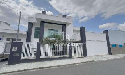 Casa com 4 dormitórios à venda, 250 m² por R$ 1.750.000,00 - Baependi - Jaraguá do Sul/SC