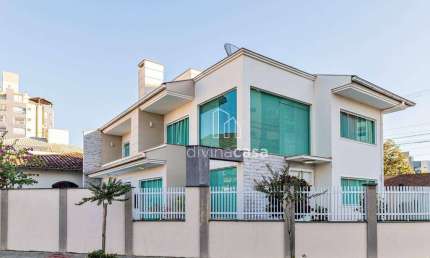 Casa com 3 dormitórios à venda, 193 m² por R$ 1.800.000,00 - Centro - Jaraguá do Sul/SC