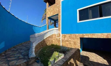 Sobrado com 5 dormitórios à venda, 225 m² por R$ 750.000,00 - Independência - Taubaté/SP