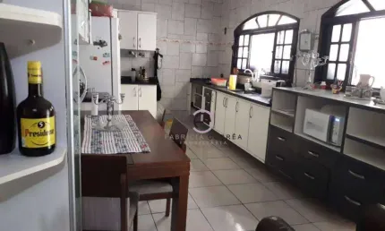 Sobrado com 3 dormitórios à venda, 168 m² por R$ 340.000,00 - Esplanada Santa Terezinha - Taubaté/SP