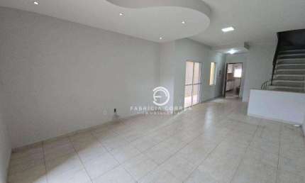 Sobrado com 3 dormitórios à venda, 118 m² por R$ 550.000,00 - Independência - Taubaté/SP
