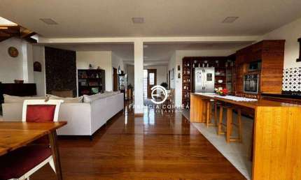 Sobrado com 5 dormitórios à venda, 360 m² por R$ 1.100.000,00 - Jardim de Alah - Taubaté/SP