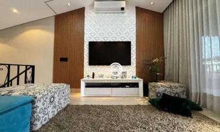 Casa com Suíte Master, Escritório e 4 Vagas – Condomínio Fechado!