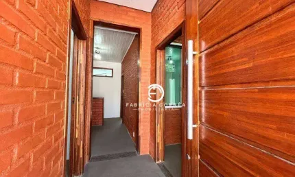 Oportunidade Rara no Centro de Taubaté! Imóvel Amplo de Esquina com 35 m de Fachada