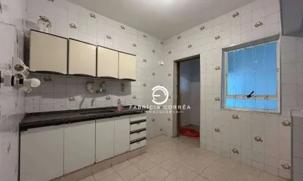 Sobrado Amplo com 5 Dormitórios e Estrutura Versátil