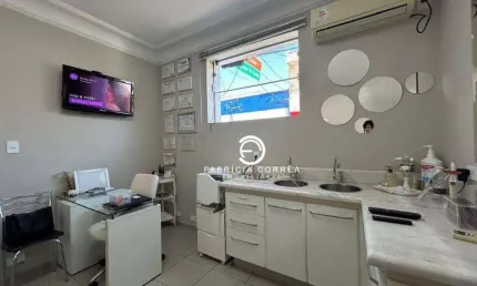 Sala Comercial no Centro com Infraestrutura Completa e Despensa Privativa