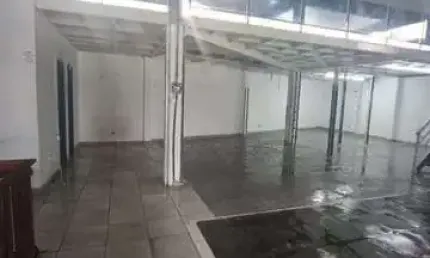 Casa comercial para alugar na Avenida Cupecê, Cidade Ademar, São Paulo