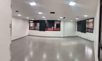 Prédio para alugar na Rua Capitão Otávio Machado, Chácara Santo Antônio, São Paulo