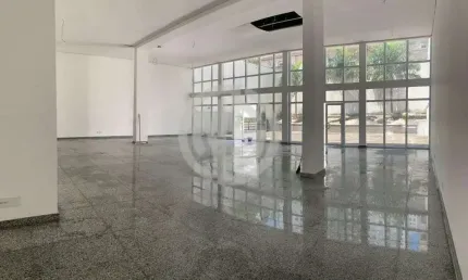 Prédio à venda na Avenida Nossa Senhora do Sabará, Vila Isa, São Paulo