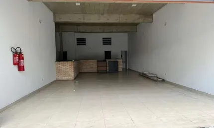 Casa comercial para alugar na Estrada de Itapecerica, Vila Maracanã, São Paulo