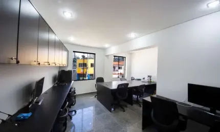Casa comercial para alugar na Rua Andréa Paulinetti, 406, Jardim das Acacias, São Paulo