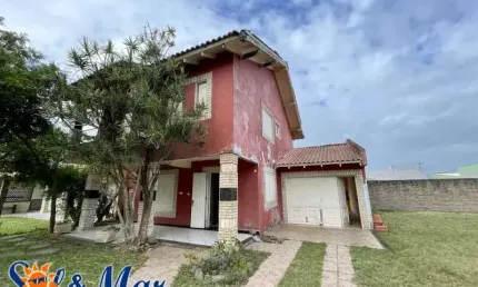 C110 Sobrado com 2 terrenos no centro de Mariluz/Imbé